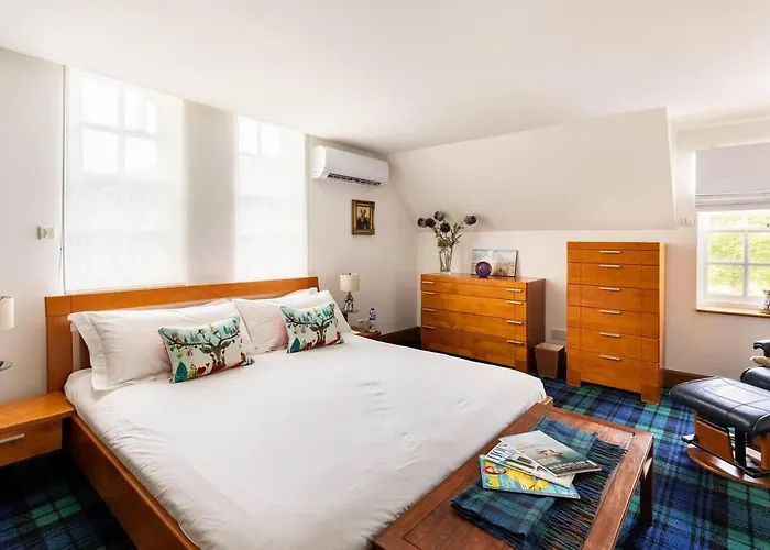 Stunning Luxury Duplex With Hot Tub And Aircon