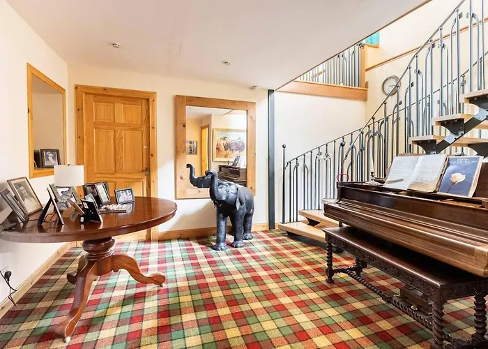 Stunning Luxury Duplex With Hot Tub And Aircon