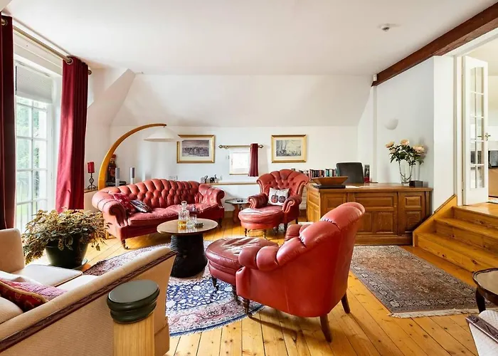 Stunning Luxury Duplex With Hot Tub And Aircon