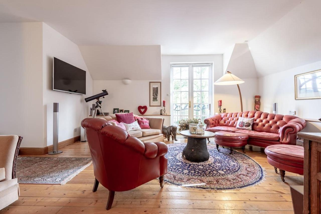Stunning Luxury Duplex With Hot Tub And Aircon Glenfarg
